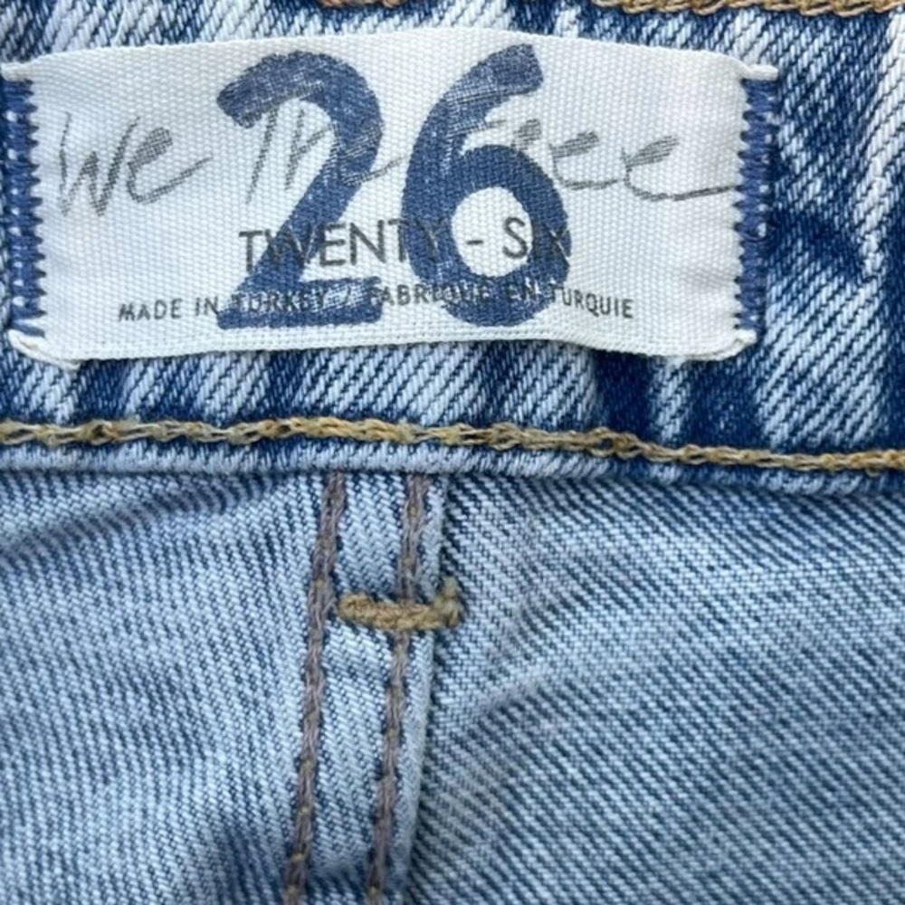 Free People x We The Free Zuri Mom Jean in Lived in Blue Size 26 preloved casual - Picture 4 of 8